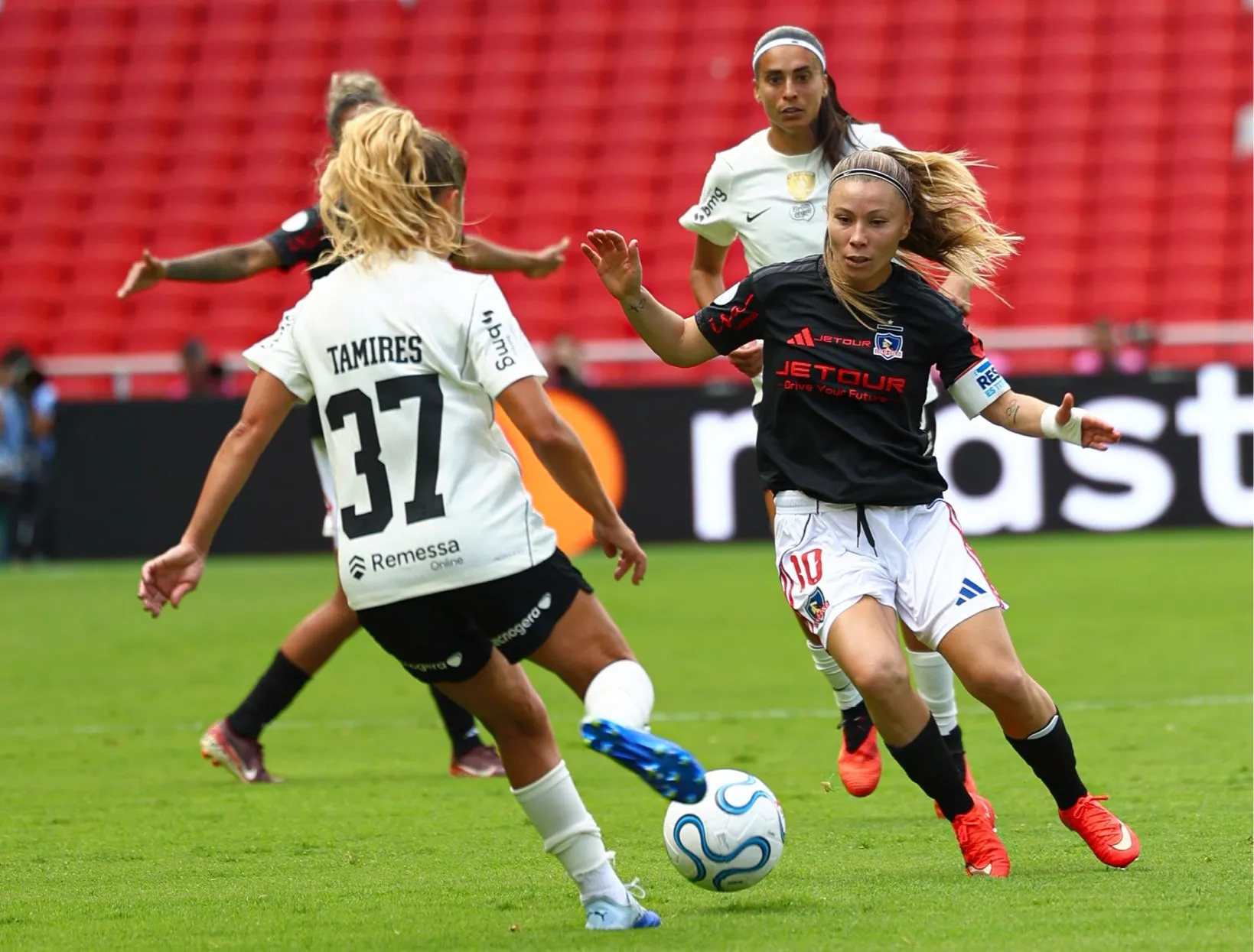 Tatiele Silveira alza la voz y le pone tarea a Colo Colo Femenino tras caer ante Corinthians.