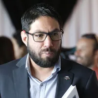 ¡Matías Camacho queda con arresto domiciliario nocturno!