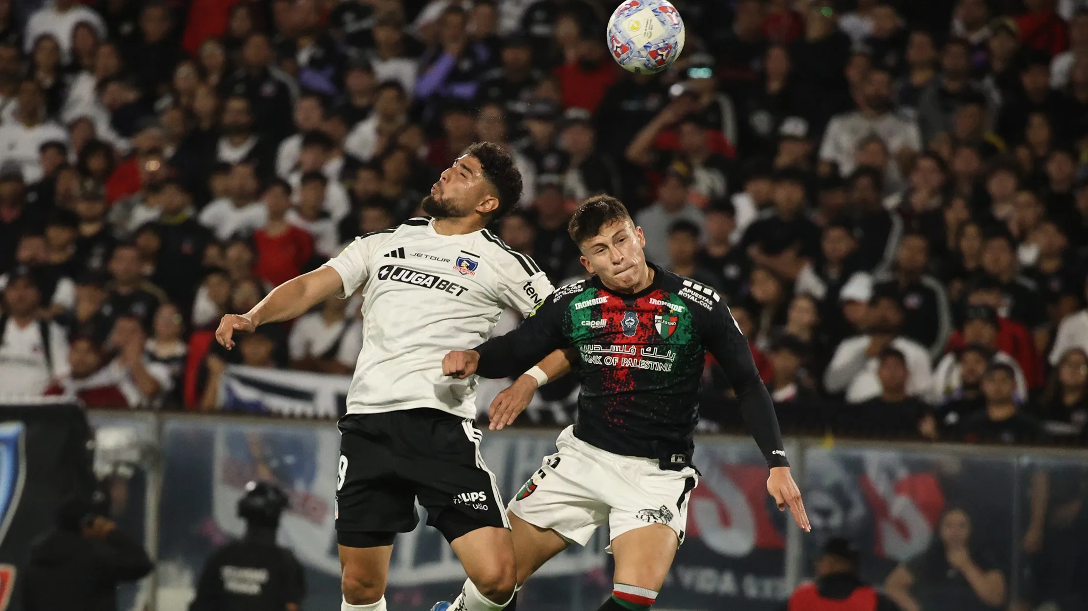 Colo Colo enfrenta a Palestino por la fecha 25 de la Liga de Primera.
