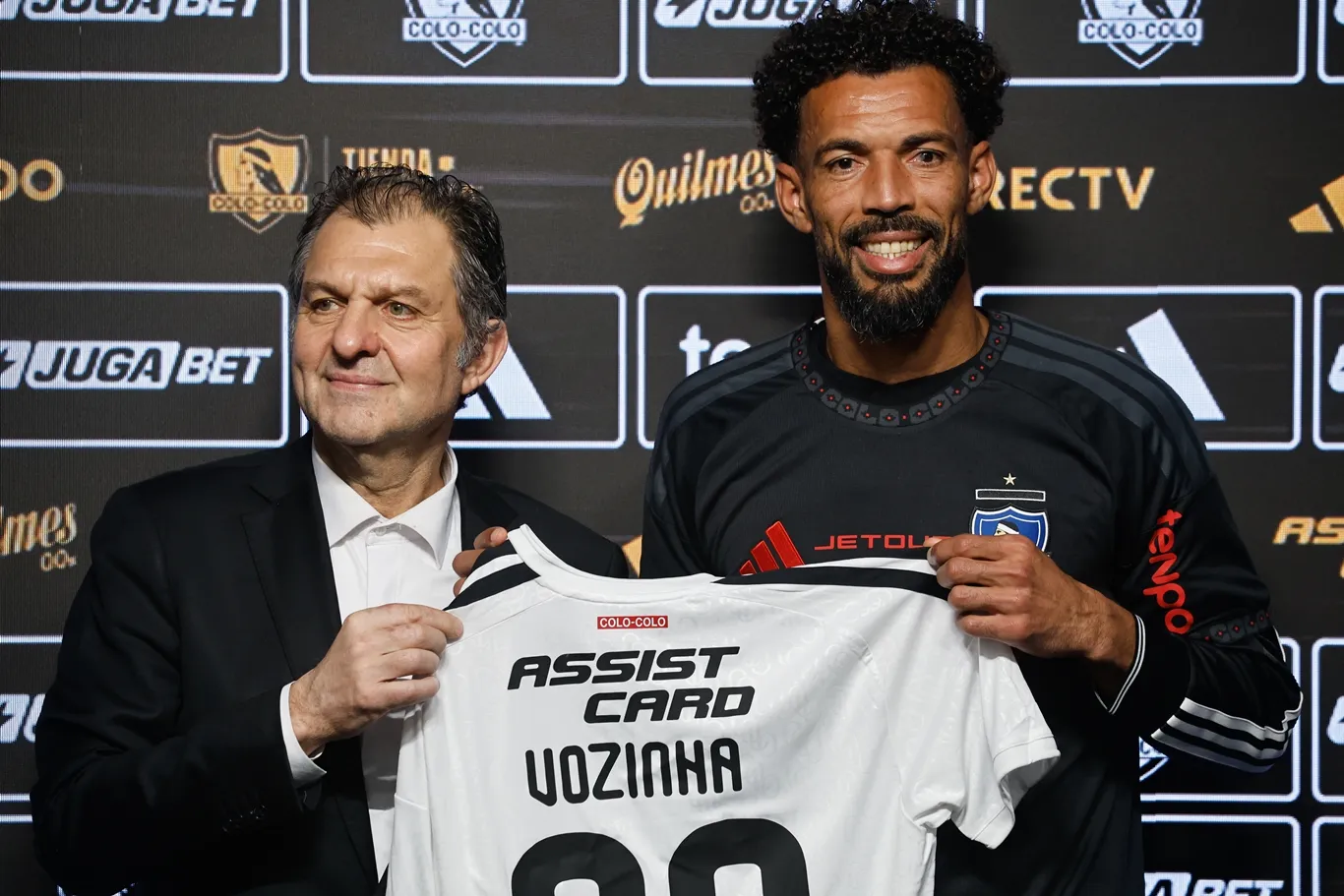 Aníbal Mosa cuenta sabrosos detalles del viaje junto a Vozinha al Balón de Oro.