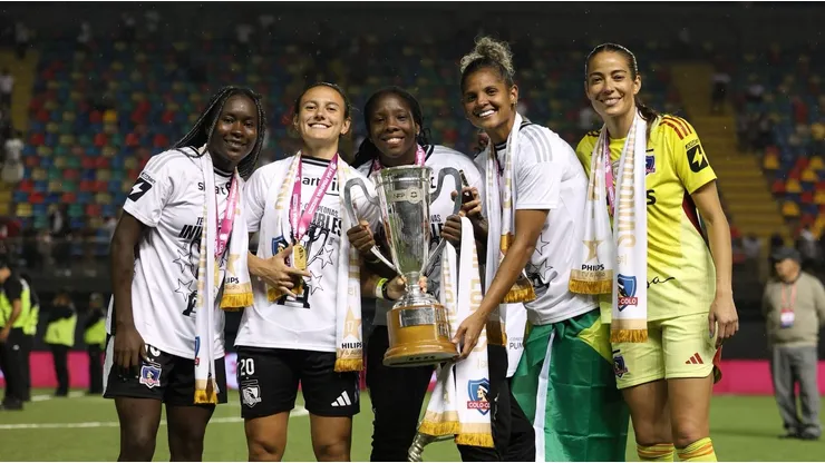 Fue campeona con Colo Colo femenino y dedica emotivas palabras a los hinchas.