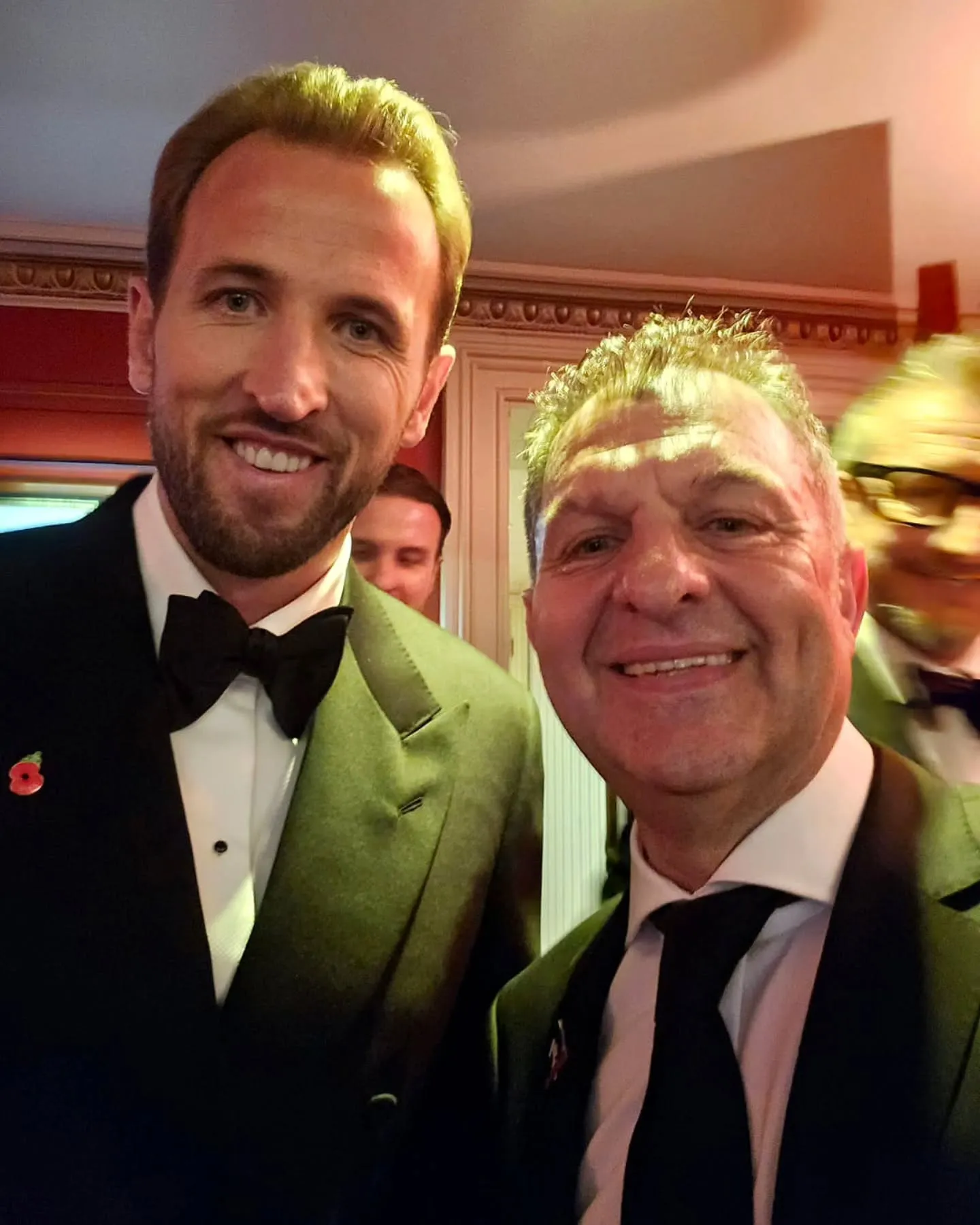 Aníbal Mosa junto a Harry Kane en el Balón de Oro.