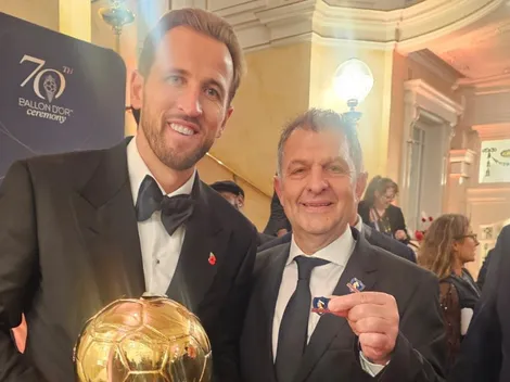 Mosa llenó de regalos colocolinos a todos en el Balón de Oro