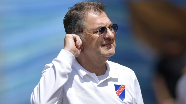 Aníbal Mosa se refirió al tema renovaciones en Colo Colo.