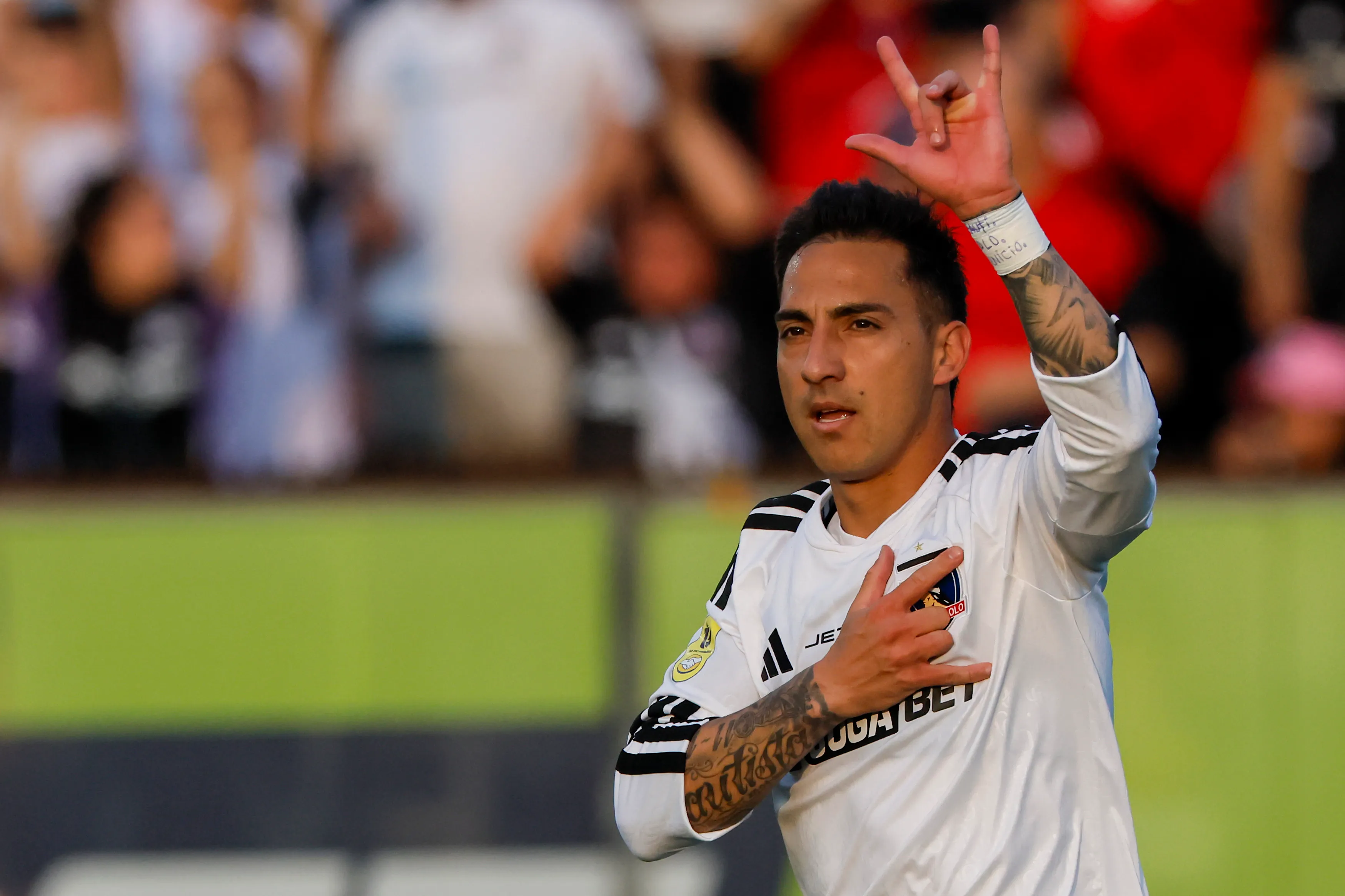 Javier Correa anota cuatro goles en un tiempo para Colo Colo.Imagen: Andres Pina/Photosport